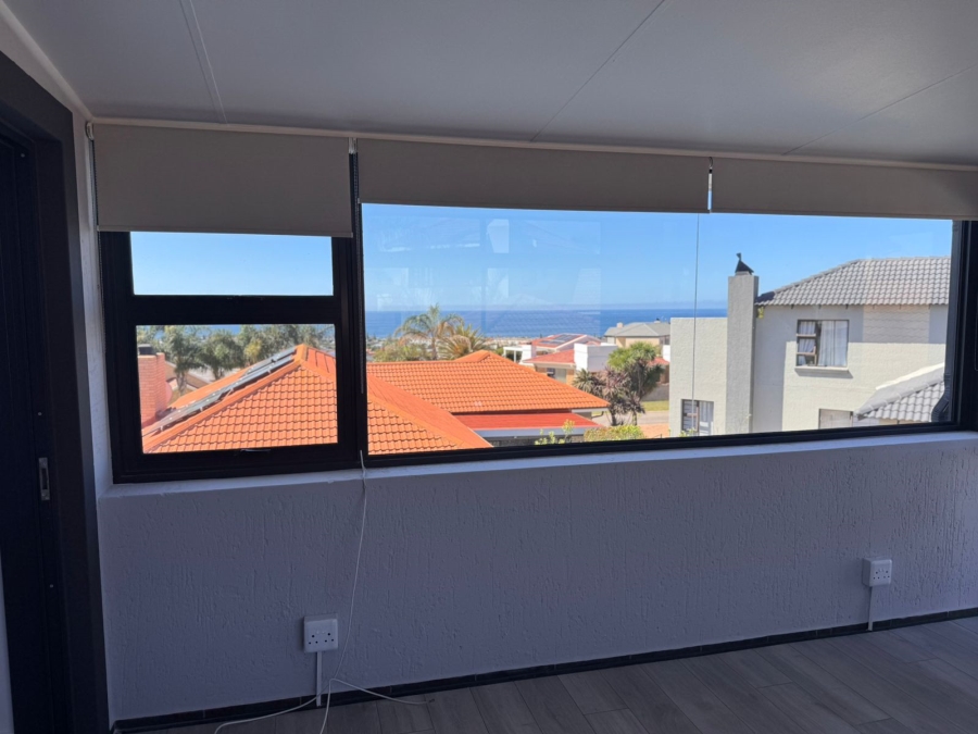 4 Bedroom Property for Sale in Hartenbos Heuwels Western Cape